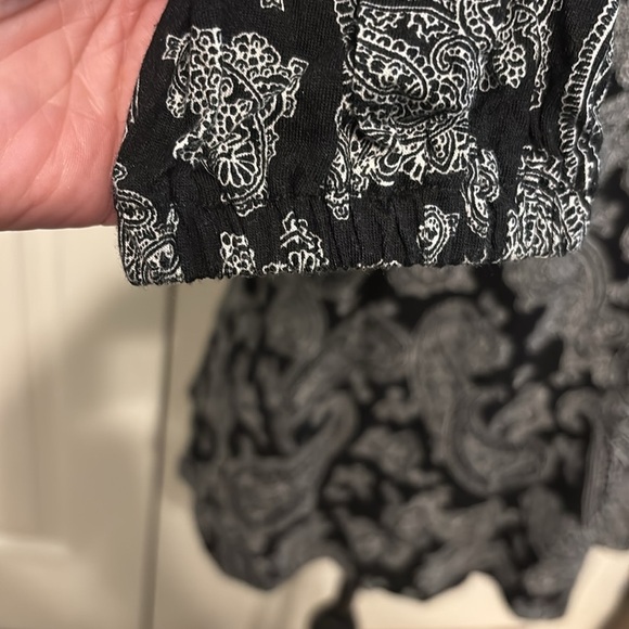 MICHAEL Michael Kors Paisley Print Off-The-Shoulder Top - Picture 5 of 10
